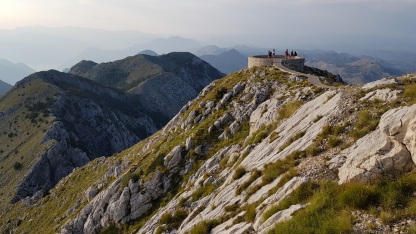 Mirador panorámico desde el mausoleo del Monte Lovćen
